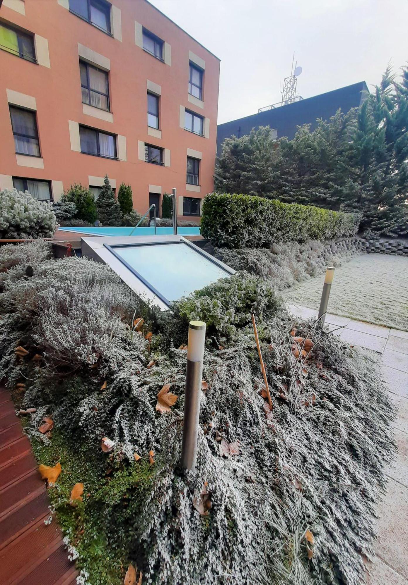 Melrose Apartments Bratislava Buitenkant foto